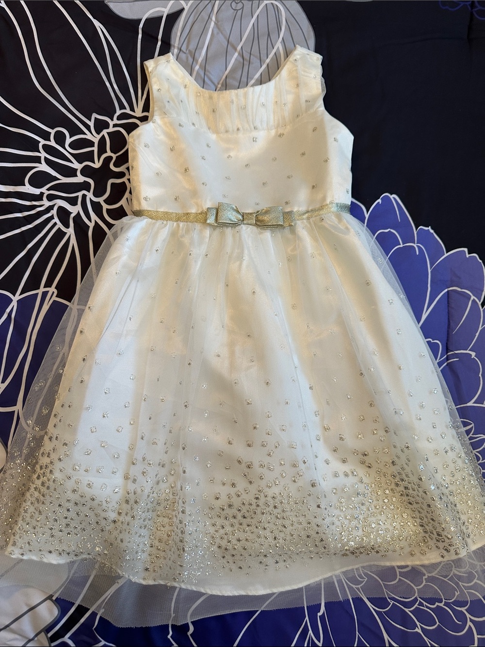 EUC Jona Michelle Cream Dress with Gold Accents Sz 6 ✨ ✨ HOLIDAY WEDDING